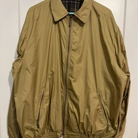Barbour Reversible Jacket in Green Plaid for Endless Fashion Options! - Picture 4 of 8